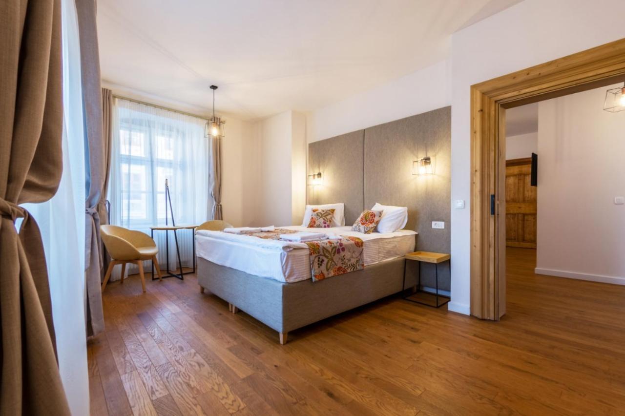 Rossmarkt Haus Hotel Braşov Eksteriør billede